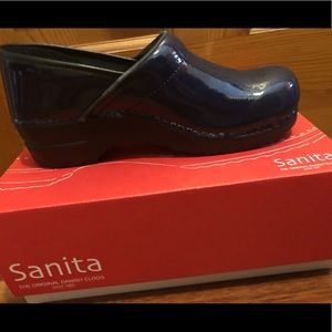 Brand new patent Blue Sanita